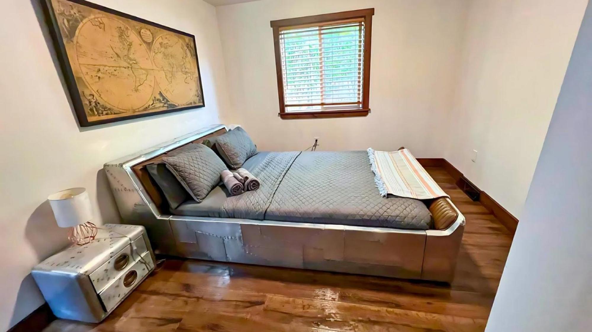 Treehousejacuzzi Sauna Pool Lake Ev Gymgame Chalet Albrightsville