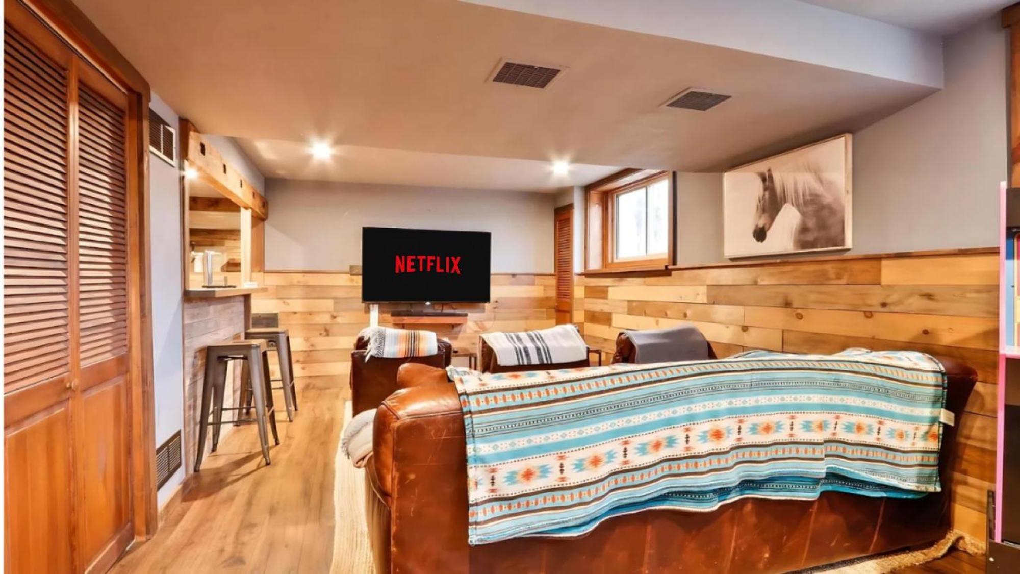 Chalet Treehousejacuzzi Sauna Pool Lake Ev Gymgame *