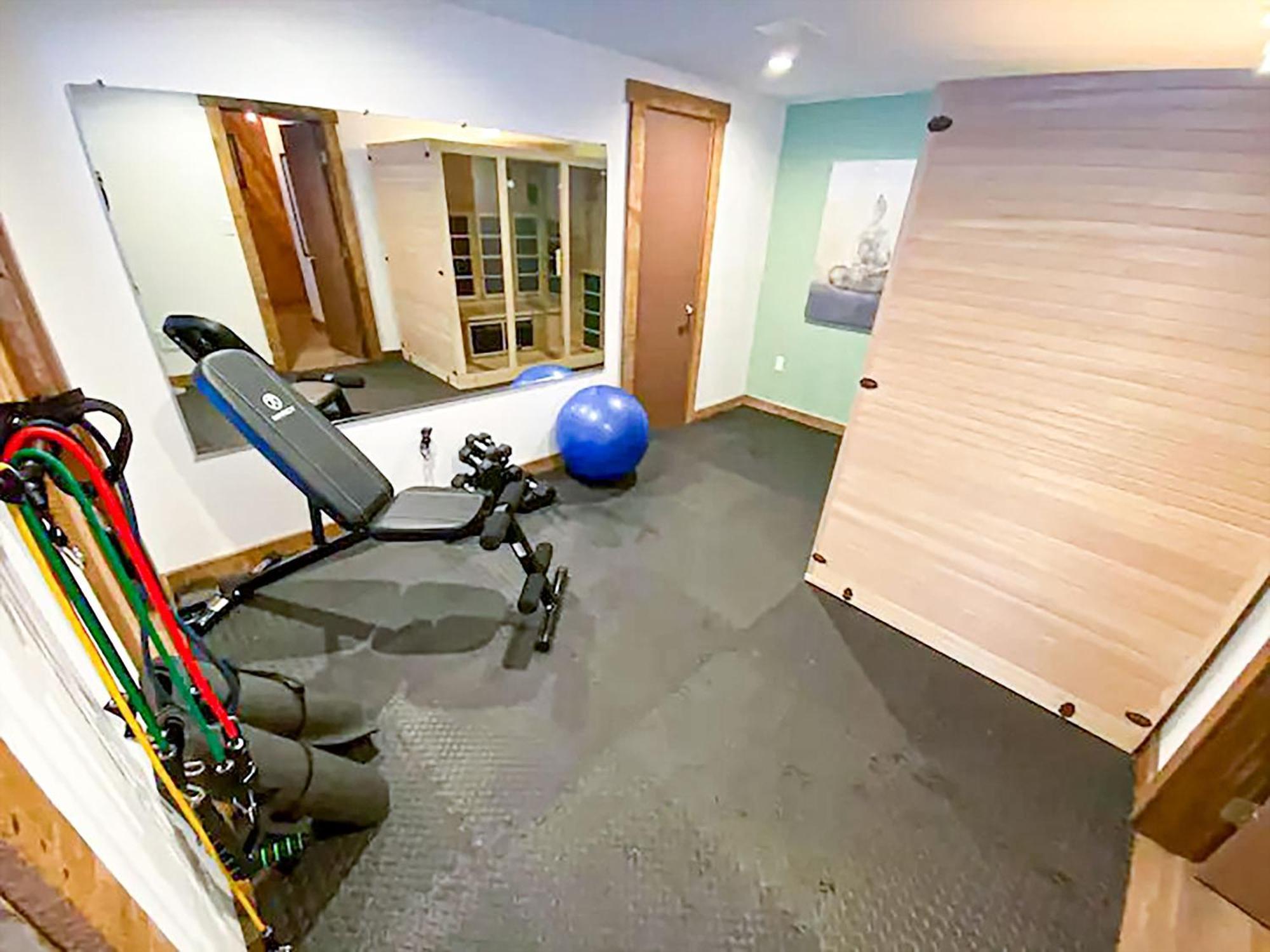 Treehousejacuzzi Sauna Pool Lake Ev Gymgame Chalet Albrightsville